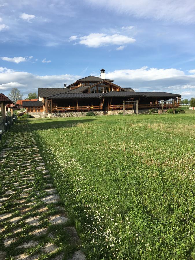 Nacionalna Kuca Bajo Mackat Villa Bagian luar foto